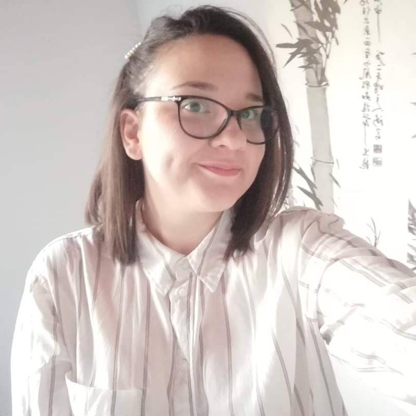 autor mirela